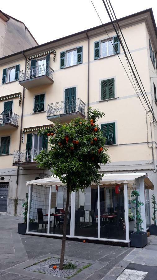 Appartamento Il Golfo Dei Poeti E 5 Terre A 2 Passi La Spezia Bagian luar foto
