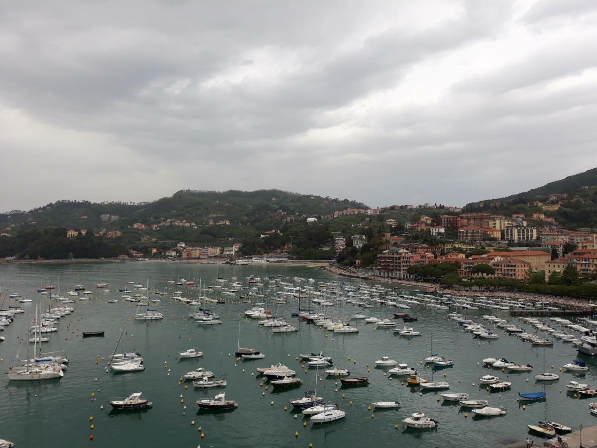 Appartamento Il Golfo Dei Poeti E 5 Terre A 2 Passi La Spezia Bagian luar foto